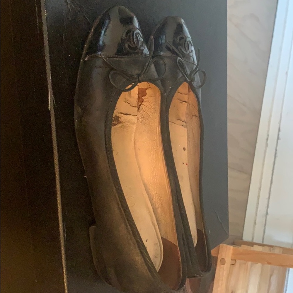 Chanel Black Flats! Size: 37.5 - used - Picture 6 of 6